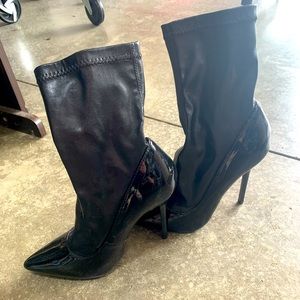 Ankle stretch sock boots